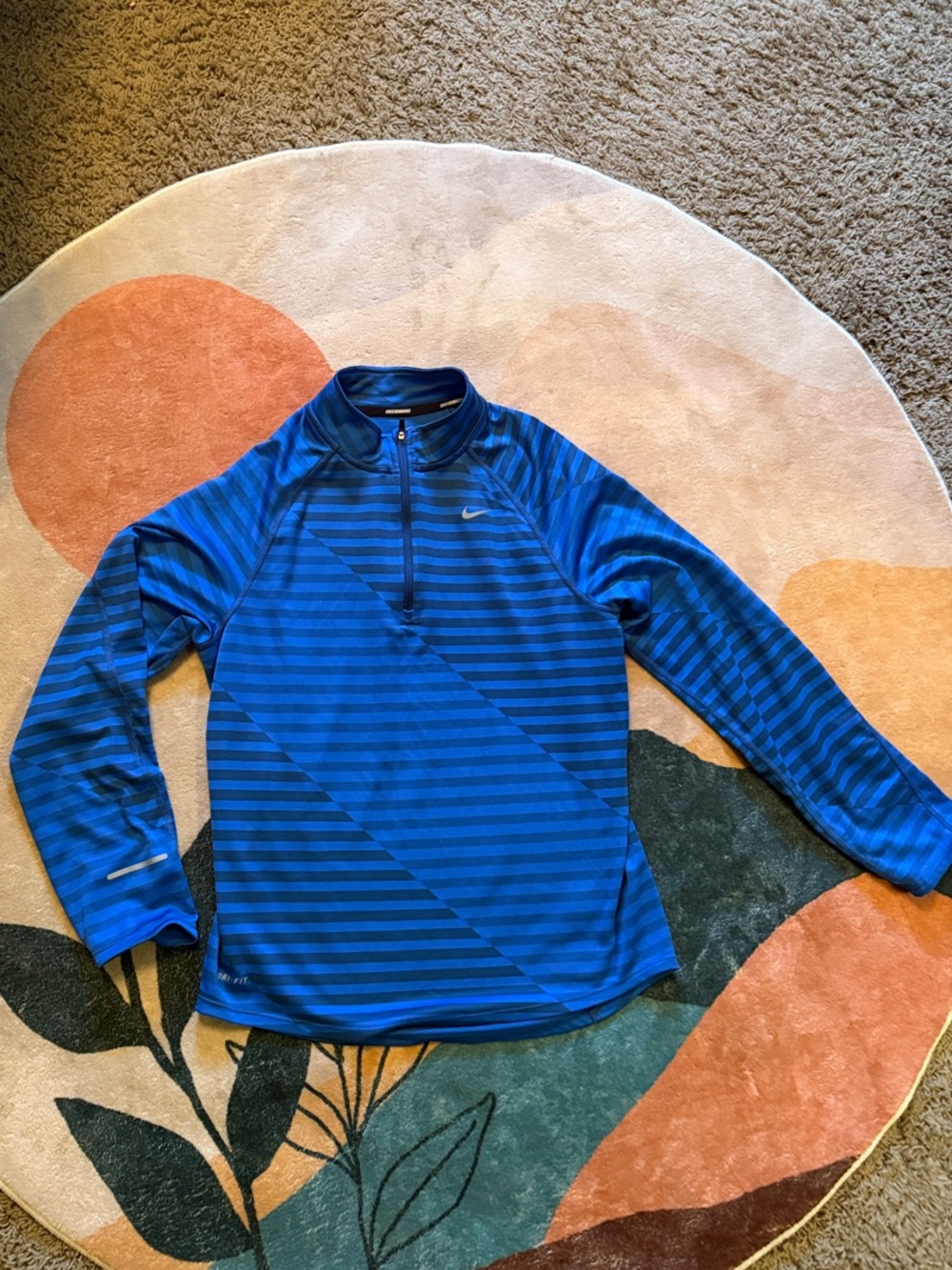 Women’s XL 1/4 zip. 100% poly